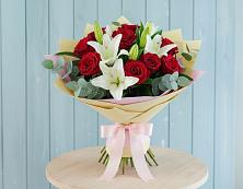 Букет цветов из:  Лилии и Розы в Иславское