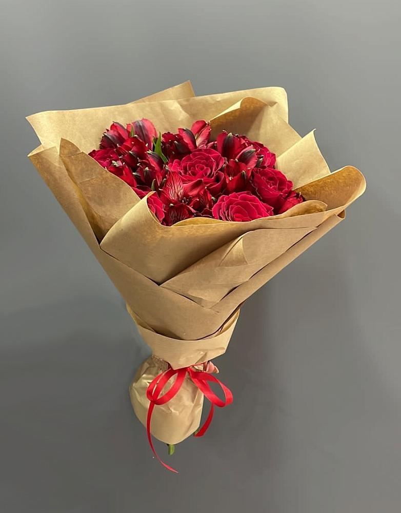 Букет цветов из: Альстромерии и Розы в Иславское