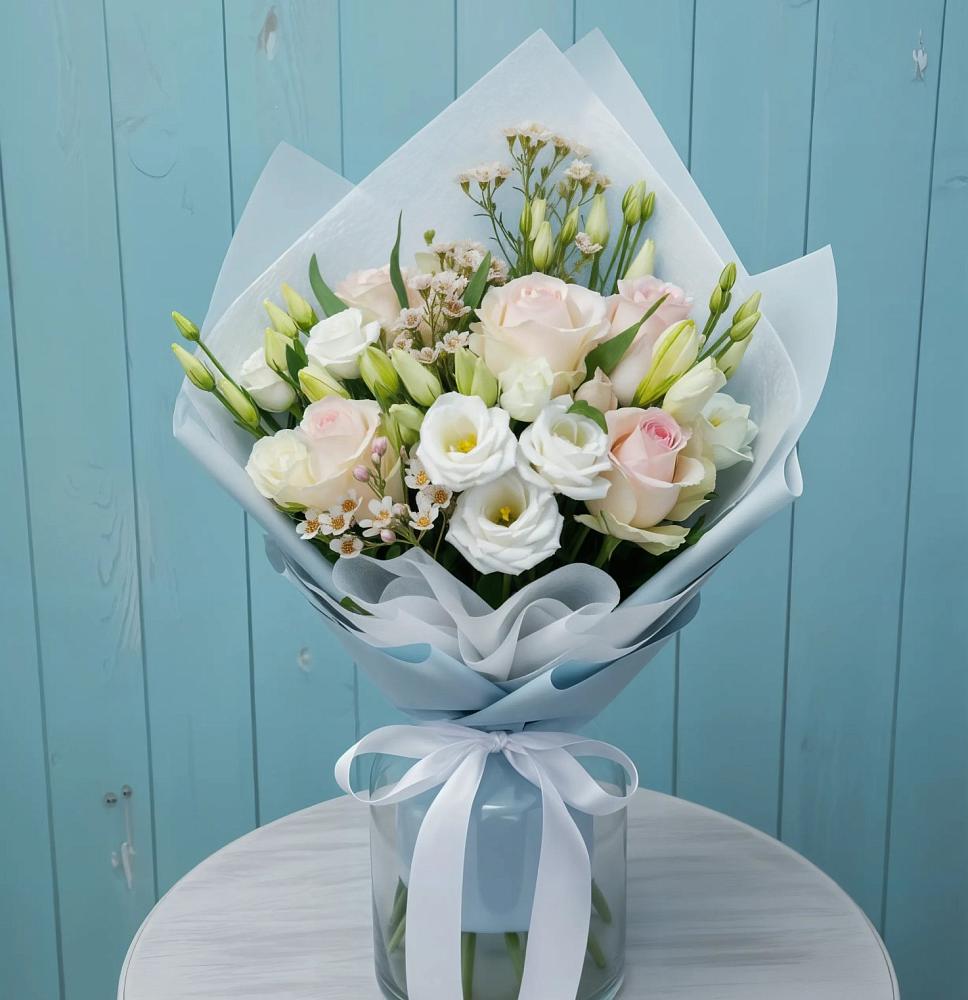 Букет цветов из: Розы и Лизиантусы в Иславское