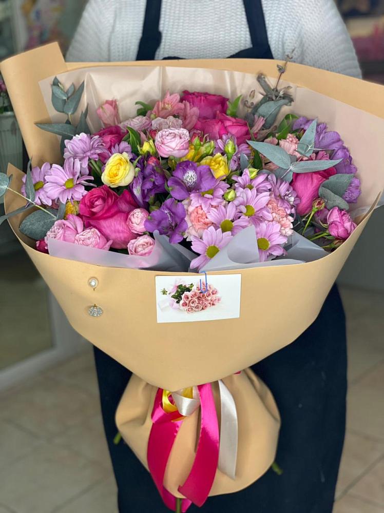 Букет цветов из: Хризантемы, Гвоздики и Альстромерии в Иславское