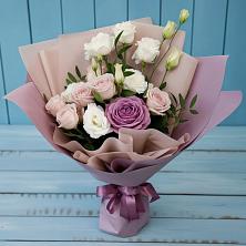 Букет цветов из:  Розы и Лизиантусы в Иславское