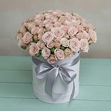 Цветочная композиция из Розы в шляпной коробке в Иславское