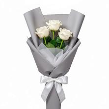 Букет 3 белые розы в Иславское