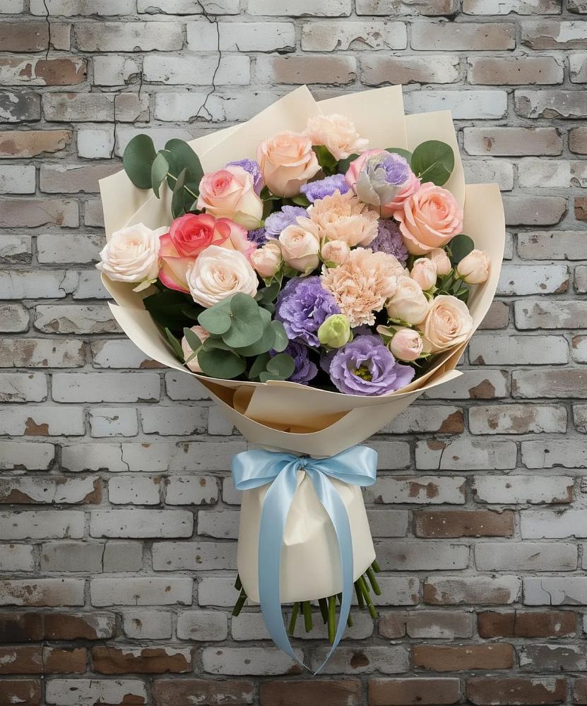 Букет цветов из: Розы, Лизиантусы и Гвоздики в Иславское