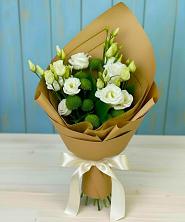 Букет цветов из:  Хризантемы и Лизиантусы в Иславское