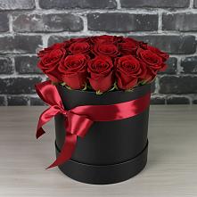 Цветочная композиция из Розы в шляпной коробке в Иславское