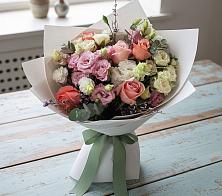 Букет цветов из:  Розы, Лизиантусы и Гвоздики в Иславское