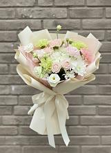 Букет цветов из:  Гвоздики, Розы, Лизиантусы и Хризантемы #REPLACE_PRED# Иславское