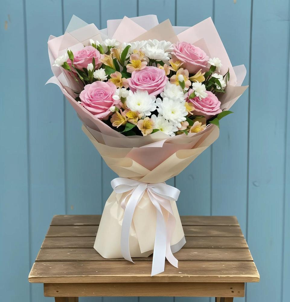 Букет цветов из: Гвоздики, Орхидеи и Розы в Иславское