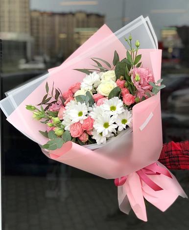 Букет цветов из: Розы, Лизиантусы и Хризантемы в Иславское