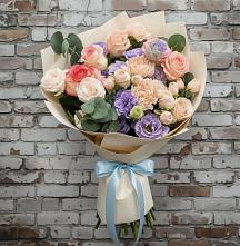 Букет цветов из:  Розы, Лизиантусы и Гвоздики в Иславское