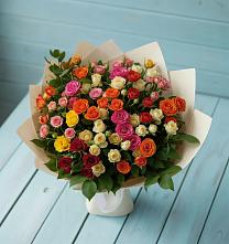 Букет Микс из разноцветных кустовых роз в Иславское