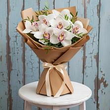 Букет цветов из:  Орхидеи и Розы в Иславское